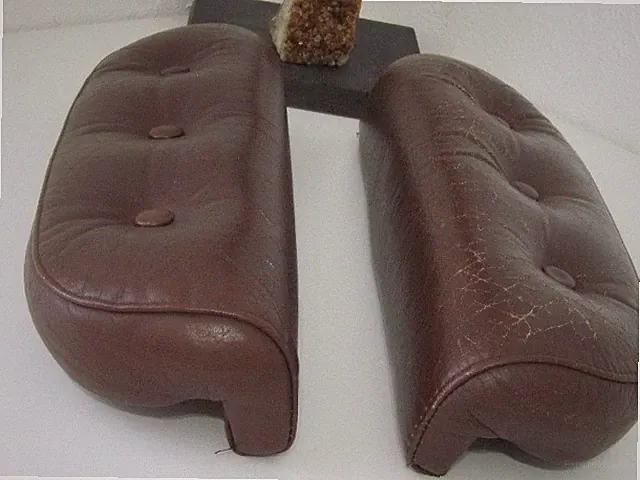 Ekornes Stressless Coco Brown color Leather Arms 1970's era recliner chair s11